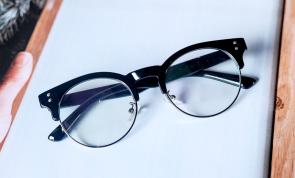 Контактни лещи или диоптрични очила – кое да изберем?